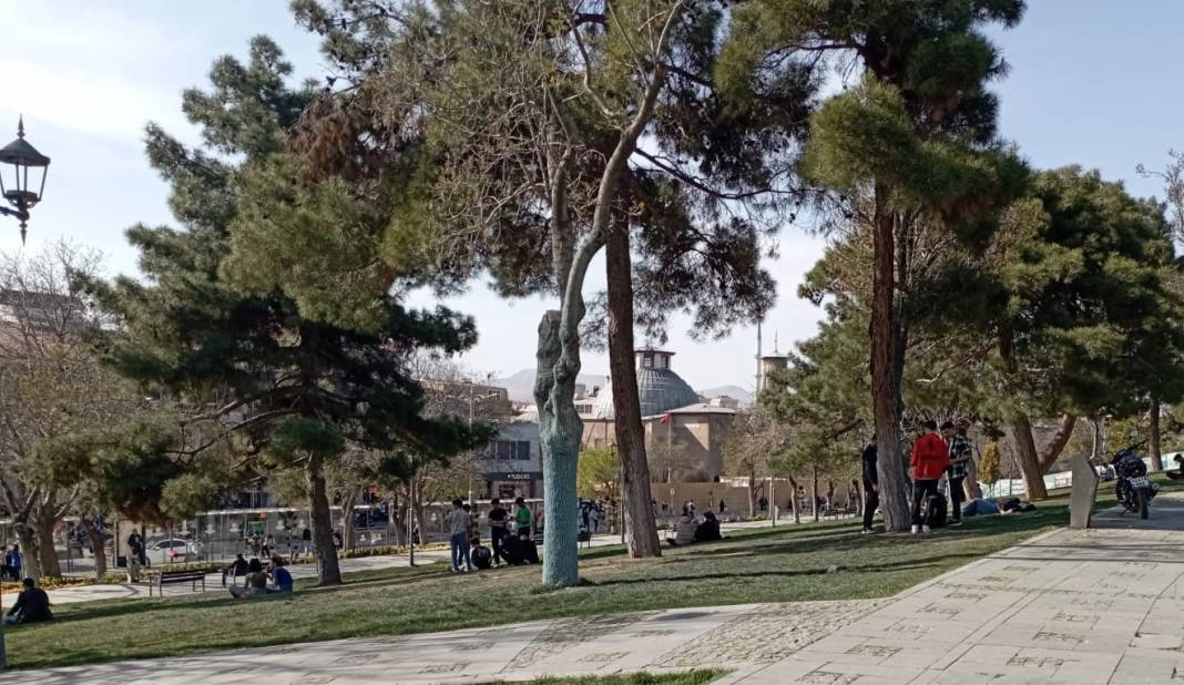 Konya’da oy kullananlar parklara koştu! 4